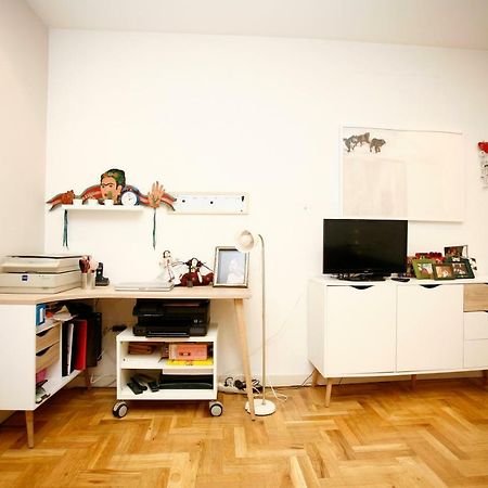 Piso Centrico Con Patio Appartement Bilbao Buitenkant foto